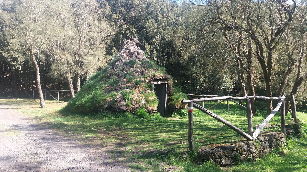 Eine von zwei kleinen Schutzhütten entlang der Etappe