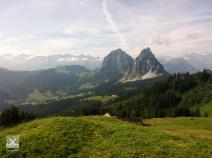 Der Blickfang auf der Etappe von Einsiedeln nach Schwyz: Die Mythen