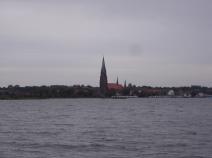 Blick auf Schleswig bei grauem Himmel