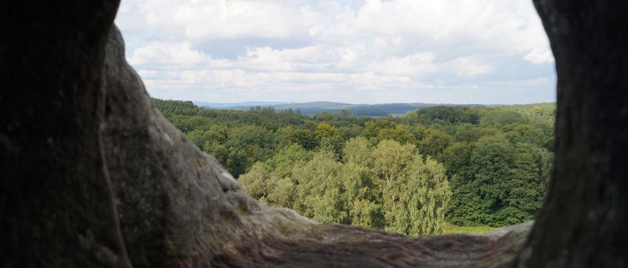 Blick von den Externsteinen auf den Teutoburger Wald